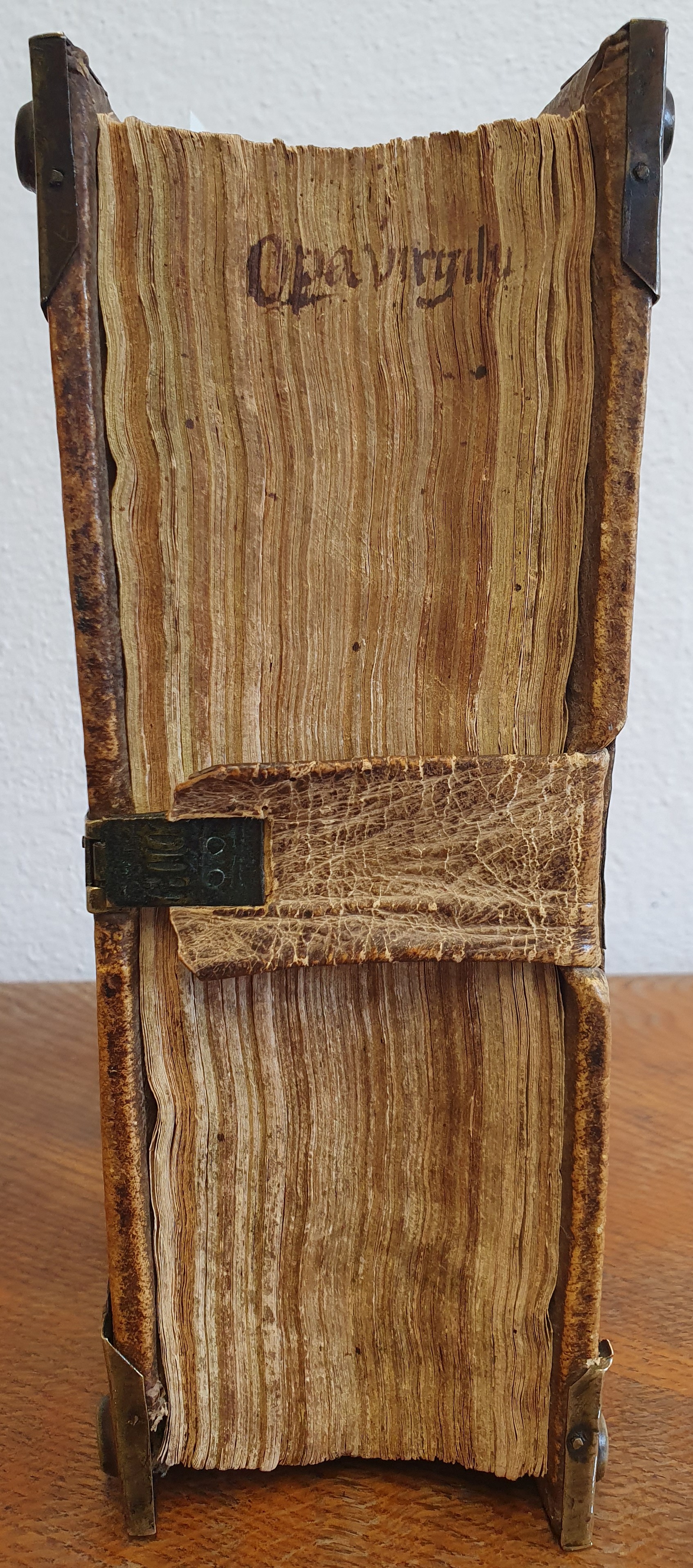Fore-Edge of A: 27.6 Poet.
